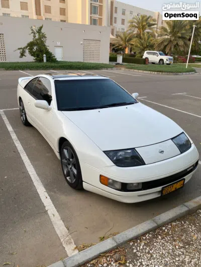 Nissan Z Standard 4