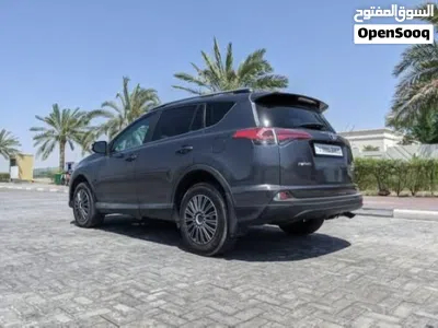Toyota RAV 4 XLE 2