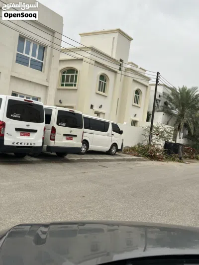 توصيل ونقل طلاب وعمال طالبات عوائل بشكل يومي شهري VIP مسقط وخارج مسقط خلال24 ساعة بأسعار ممتازه 2