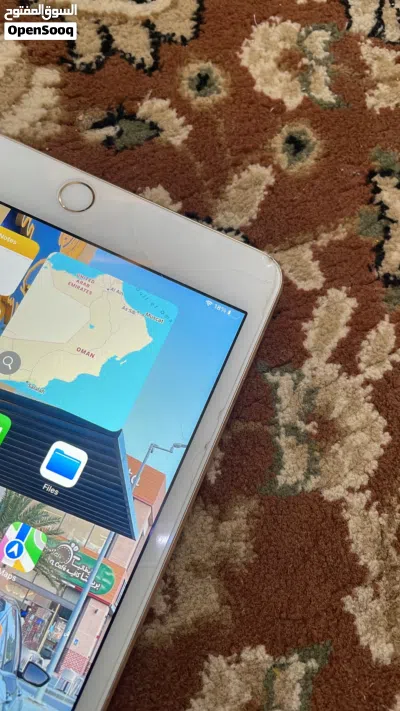 ايباد نضيف بس فيه كسر ف شاشه ما يأثر 4
