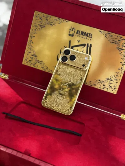 IPHONE 17PRO MAX GOLD EDITION 3