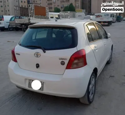 Toyota Yaris Basic 4