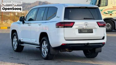Toyota Land Cruiser GXR 3