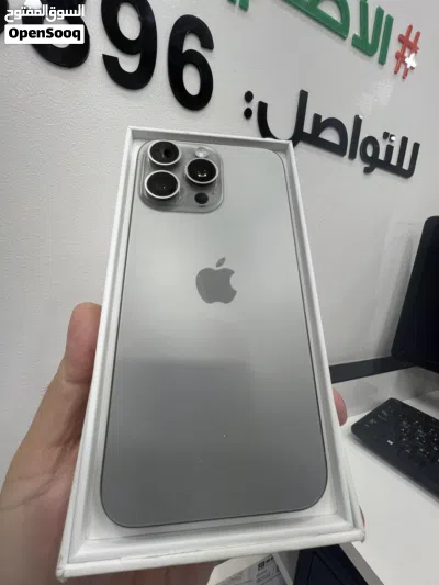ايفون 15 برو ماكس 256 جيبي نسبة البطارية 88% تحت ضمان المحل شبه جديد بحالة الوكالة 4
