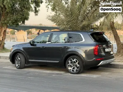 Kia Telluride LX 4