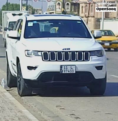 Jeep Grand Cherokee Standard 2