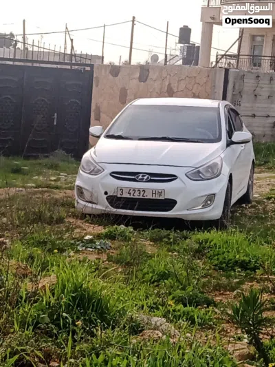 Hyundai Accent Standard 3