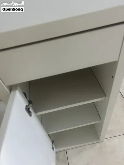 White desk 2