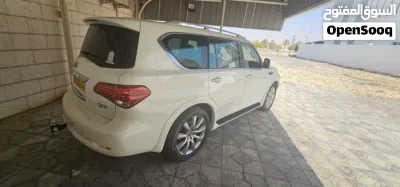 Infiniti QX56 4