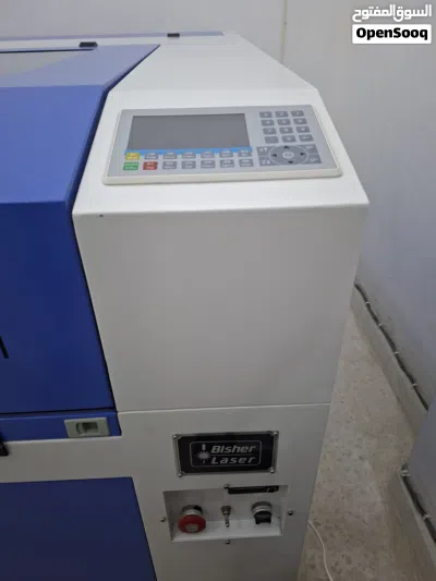 ماكينة ليزر Co2 Cnc للبيع بحالة الوكالة نظيفة جدا وممتازة عالعمل و سريعة قابل للتفاوض 3