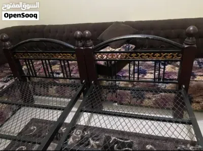 للبيع سريرين بحالة جيدة احد السراير به فك بسيط يحتاج لحام فقط 3