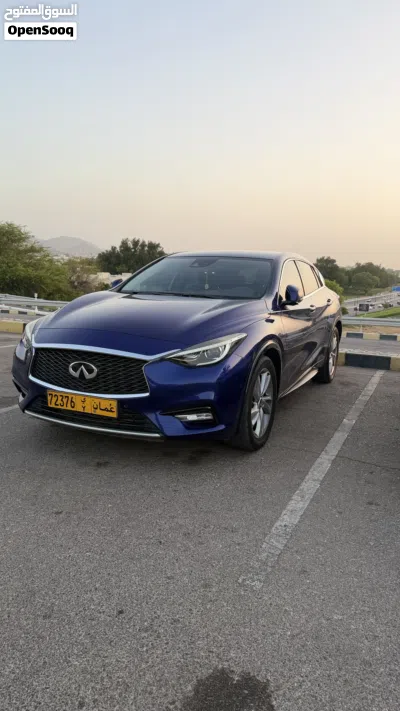 Infiniti Q30 Pure 2