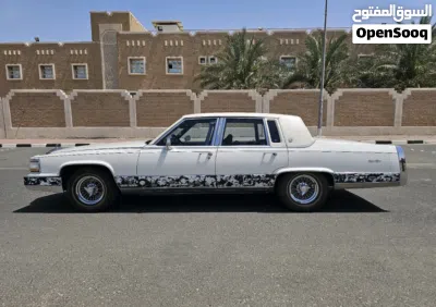 Cadillac Fleetwood 2