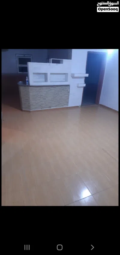 منزل للايجار دور تاني في منطقه السبعه بعد جامع التوبه فيه اربعه شوارع عاليسار منطقه كويسه ومحترمه .. 2