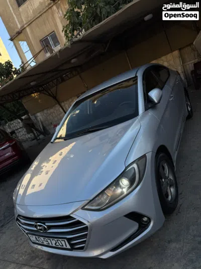 Hyundai Avante SE 3