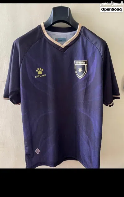 موجود عندي كرل المنتخب كاس 2026 عندي كميه للمليون موجود عندي جمله وعندي مفرق اسود وابيض واحمر 4