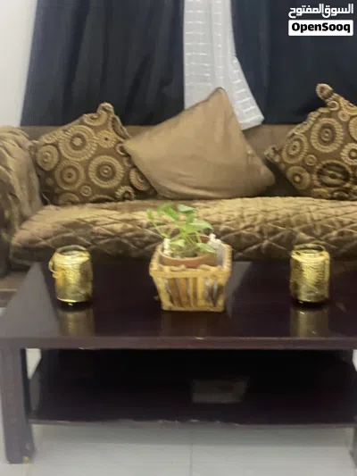 كنبة مع طاولة 20ريال 4