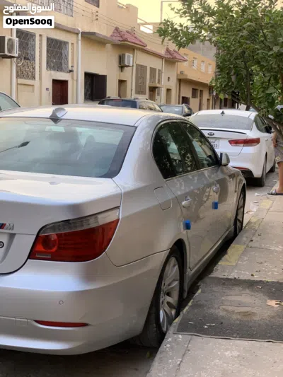 بي ام دبليو الفئة 5 520 4