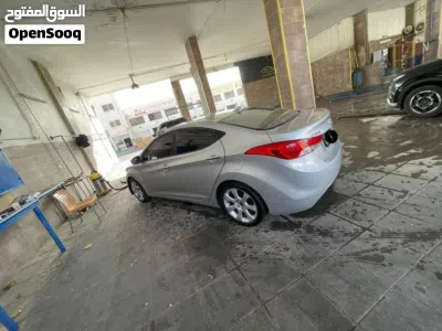 Hyundai Avante Standard 2