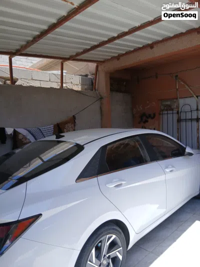 هیۆندای ئێلانترا Standard 2