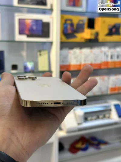 iPhone 13 Pro Max 256GB بحالة ممتازه كفالة استرداد نقدي الألوان (رمادي.ذهبي)86-90 4