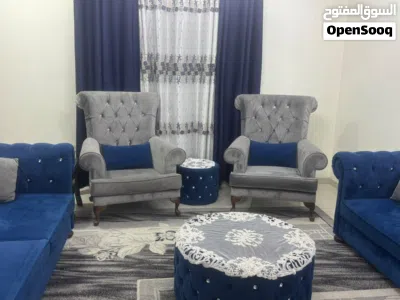 غرفة ضيوف مع طاولة سفرة ثقيلة استخدام قليل للبيع بسعر مغري 4