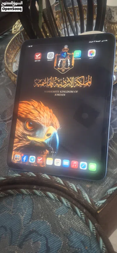 آيباد أبل 11 إنش بسعة 128 جيجابايت مع شاحن + كفر جلد + لزقة حماية بطارية 99 مستعمل بحالة ممتازة 2