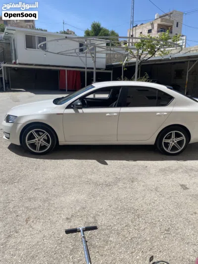 سكودا اوكتافيا Standard 4