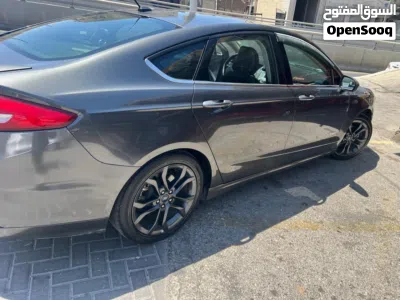 Ford Fusion SE 4