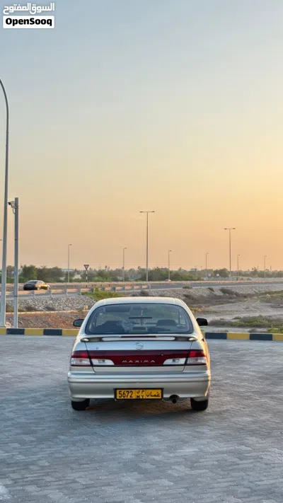 Nissan Maxima Standard 4