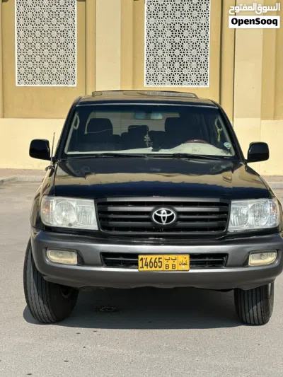 Toyota Land Cruiser GXR 2