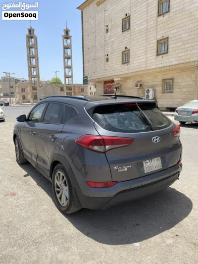 Hyundai Tucson GL 4