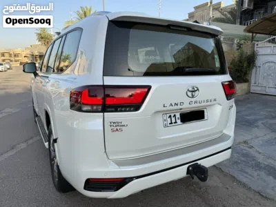 Toyota Land Cruiser GXR 4