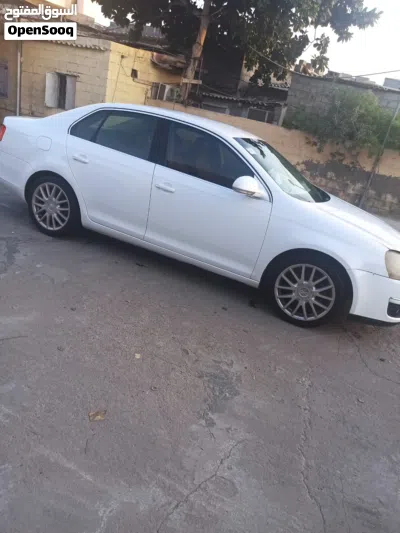Volkswagen Jetta SE 3