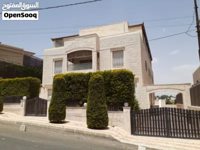 عبدون فيلا فخمه جدا تصلح لسكن عائلي لأكثر من عائله فخمه جدا 2