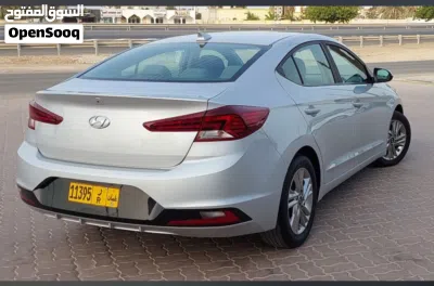 Hyundai Elantra SE 3
