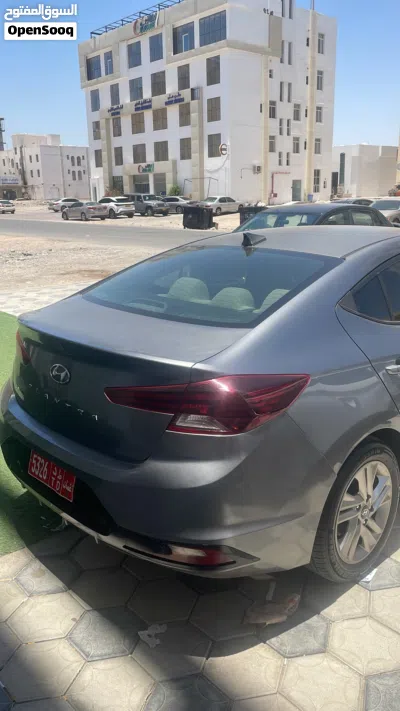 Hyundai Elantra SE 2