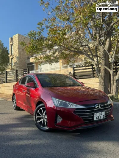 Hyundai Elantra SE 2