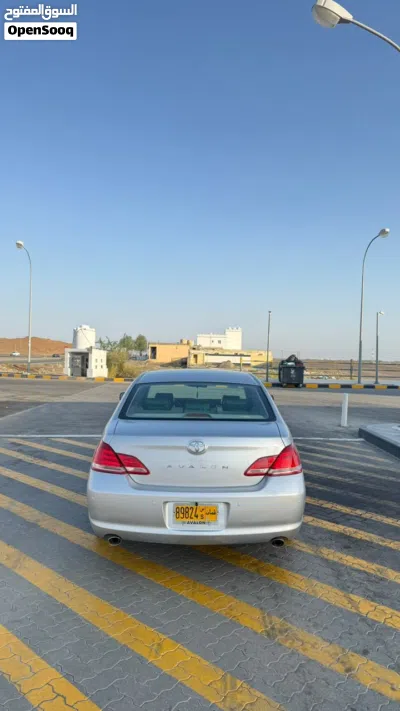 Toyota Avalon XLS 2