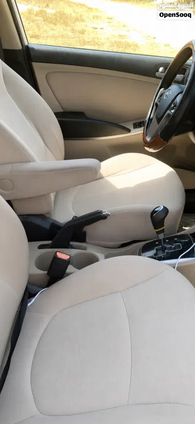 Hyundai Accent Standard 2