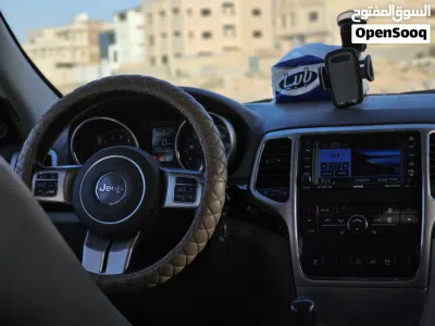 Jeep Grand Cherokee Laredo 3