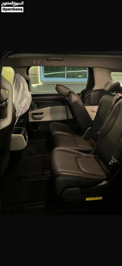 كيا كارنيفال MPV Standard 3