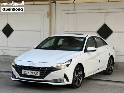 Hyundai Elantra Standard 2