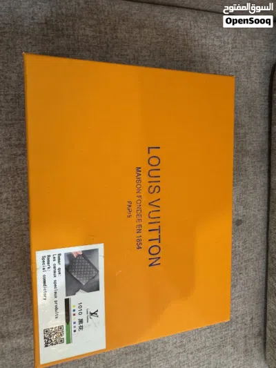 جنطه LV جديده مع علبتها 3