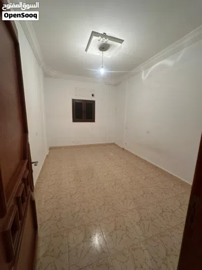 شقة دور ثاني قرب الهاني مول 4