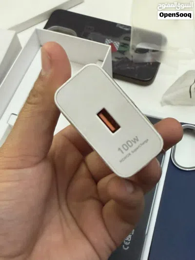 Honor 400 5g 12Ram 512g الجهاز ما فيه ولا أي غلطه مع كرتونية وعظمة الشاحن 100 w 2