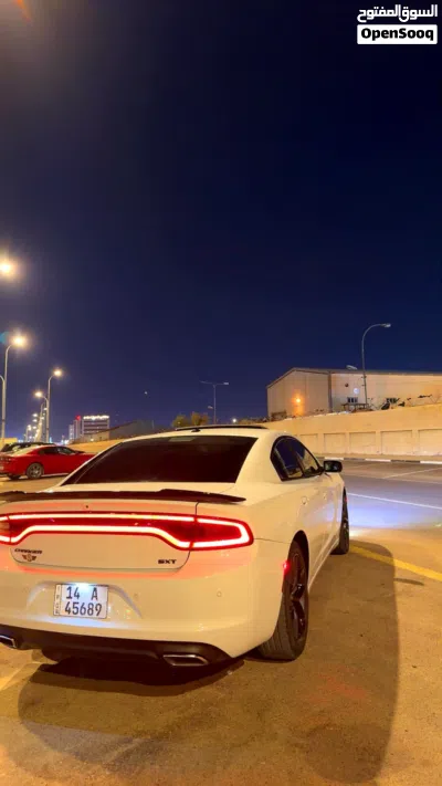 Dodge Charger SXT Plus 4