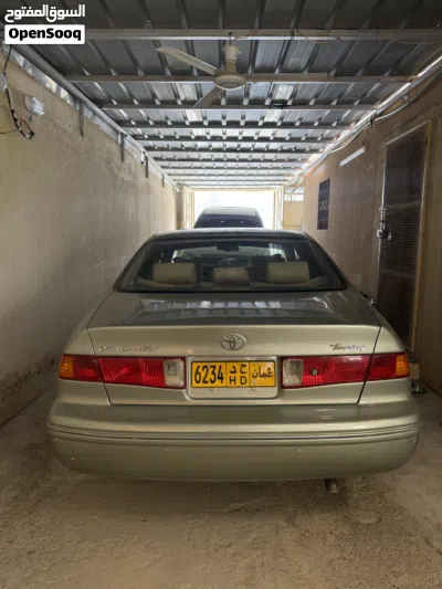 Toyota Camry GLE 3