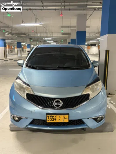 Nissan Versa SR 4