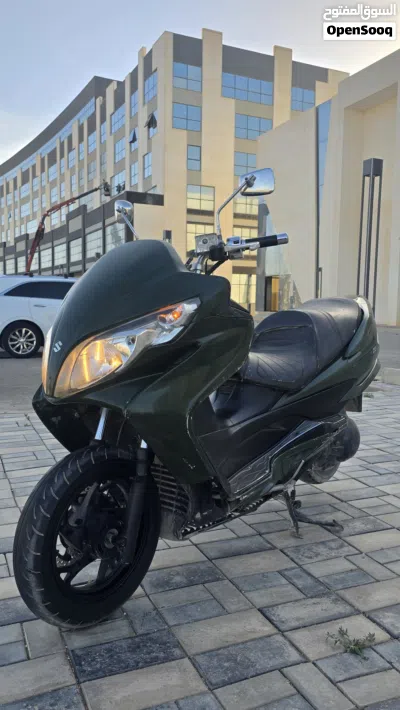 Suzuki Burgman 400 ABS 2